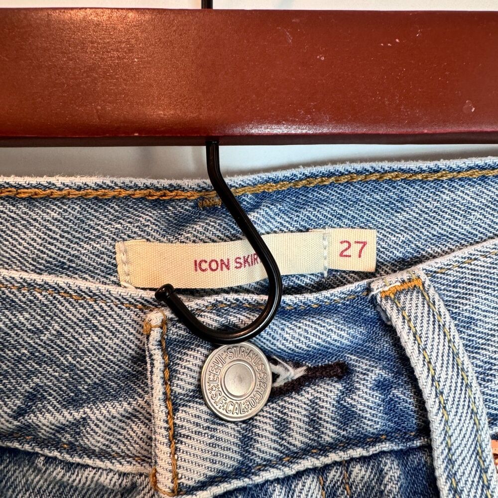 Levi's Icon Denim Mini Skirt Woven Minutes Sz 27 Button Fly - Picture 4 of 9
